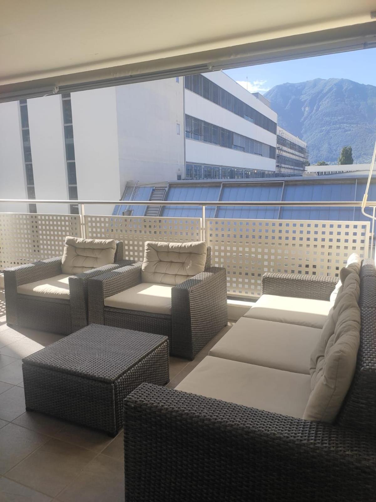 Casa Renoir - Schritte Zum Zee Apartment Locarno Bagian luar foto
